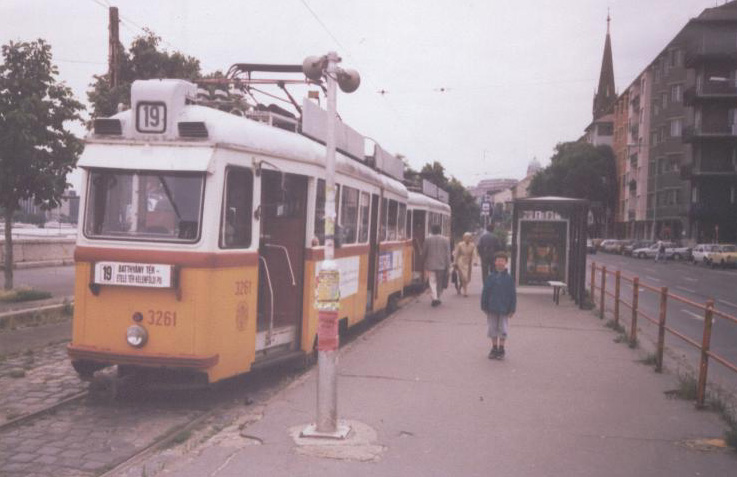 tram 19 photo