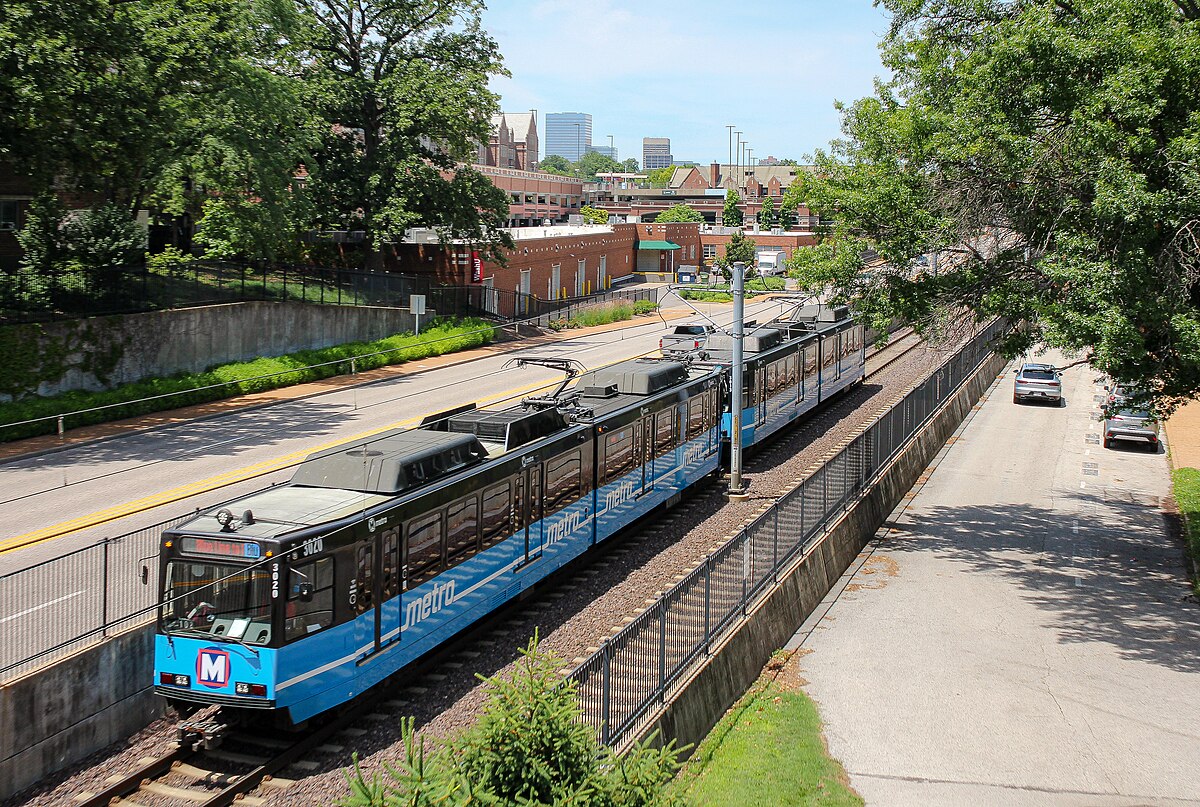 St Louis Metrolink LRT 
train